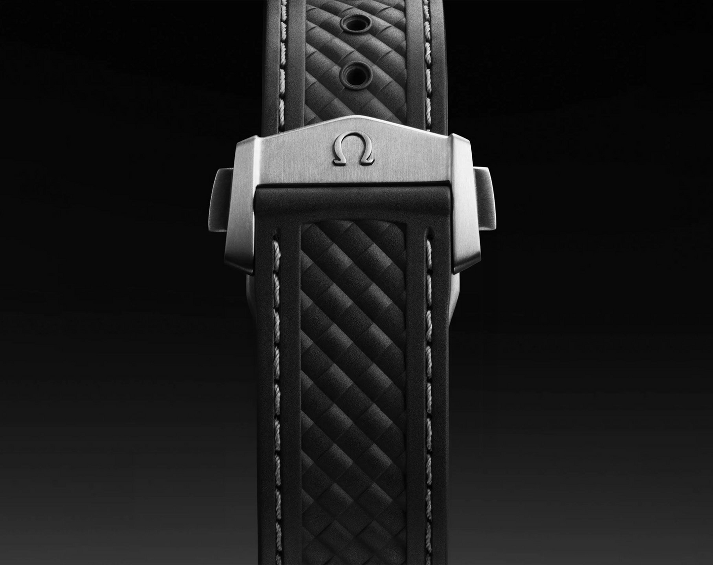 OMEGA_Seamaster_Aqua_Terra_Black_AT425